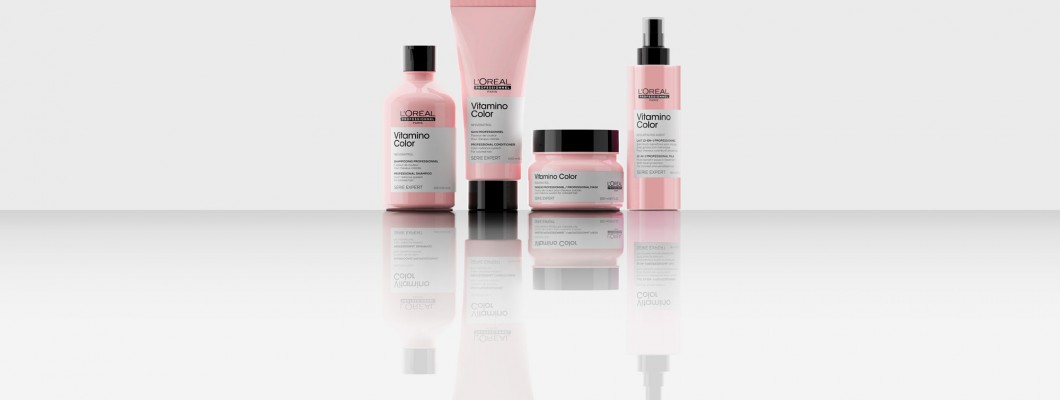 Colorazione capelli e danni: come proteggere i capelli colorati con la giusta routine e Vitamino Color Colorazione capelli e danni: come proteggere i capelli colorati con la giusta routine e Vitamino Color