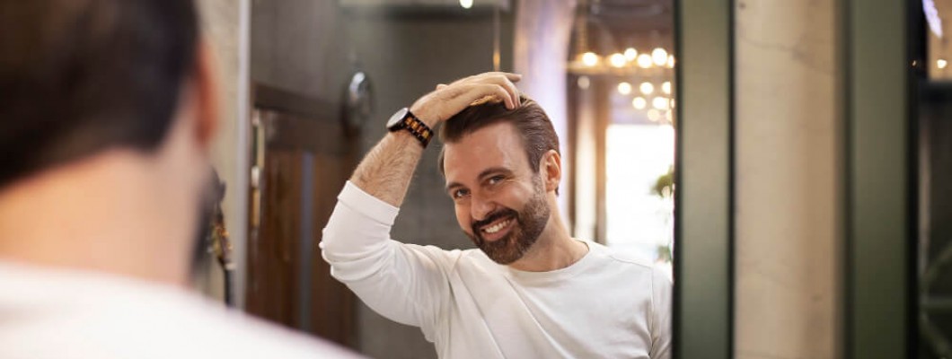 Tintura capelli uomo: perché è davvero diversa dalla tinta per donna Tintura capelli uomo: perché è davvero diversa dalla tinta per donna